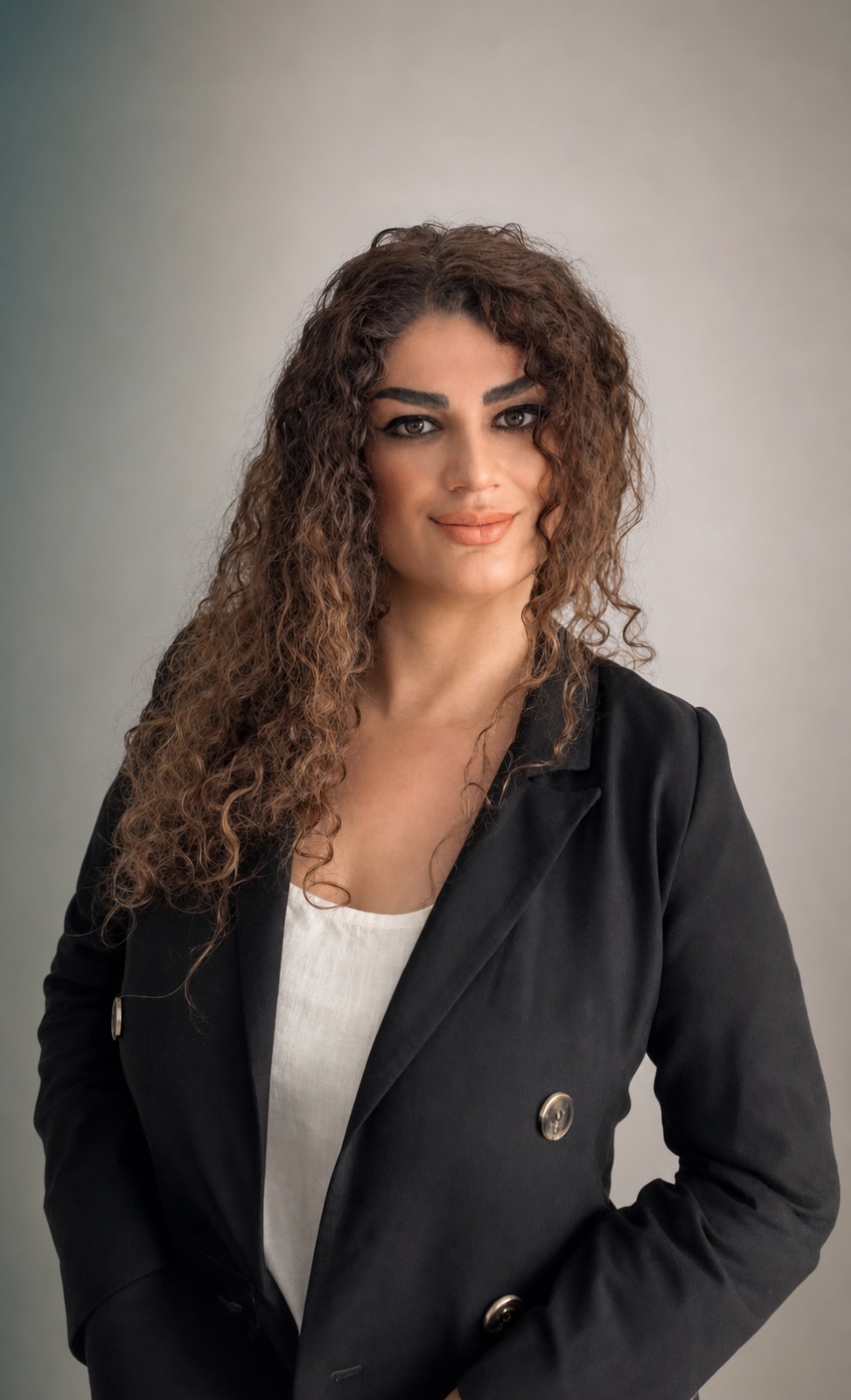 سحر حاتم نژاد، وکیل و مشاور تجارت ایران
